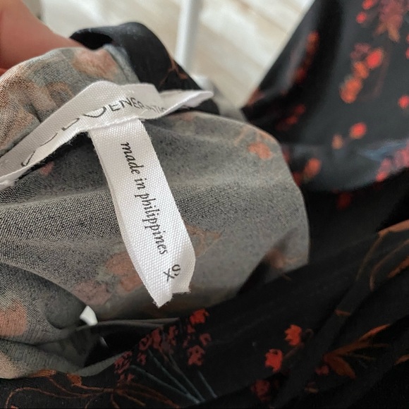 Revolve | V Neck Body Suit | Size XS - Picture 10 of 10